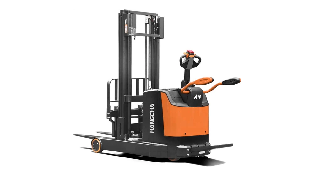 A series high range stand-on with mast move/reach fork (Li-ION)